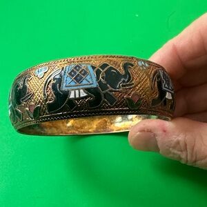Artistic  enamelled Elephant Motif Bangle